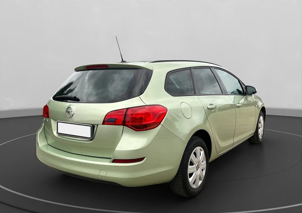 Opel Astra cena 25900 przebieg: 200000, rok produkcji 2011 z Twardogóra małe 254